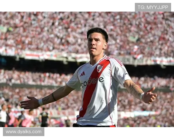 马斯坦托诺年薪350万欧 科莫大腿薪水不到三分之一 马斯坦托诺年薪350万欧 科莫大腿薪水不到三分之一